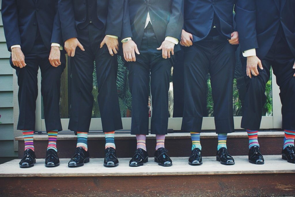 Barevné ponožky k společenskému obleku