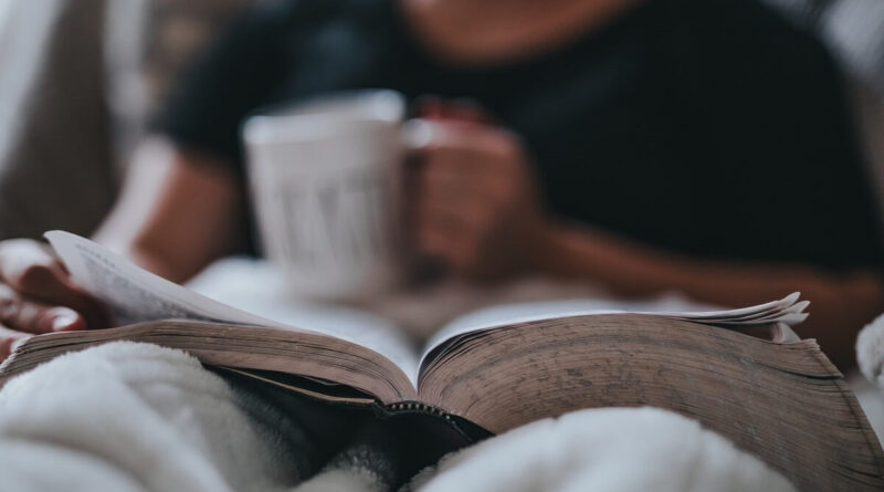 Relaxace s kávou a knihou